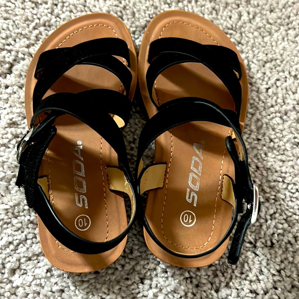 SODA Toddler sandal size 10, never worn